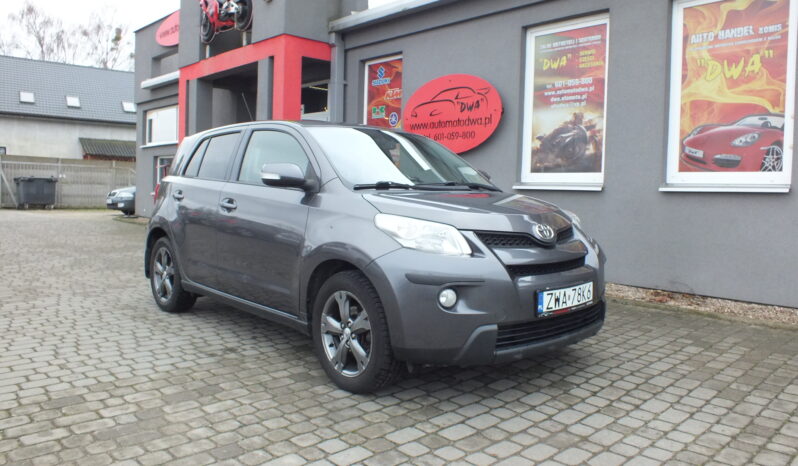 TOYOTA URBAN 13 benzyna 2009r-1 rej 2010 full