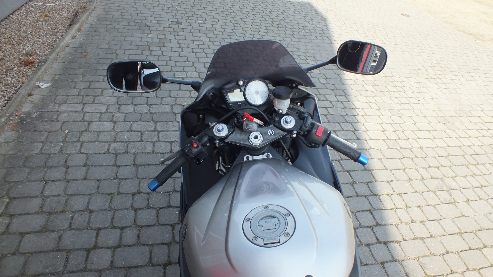 
								YAMAHA R 6 2003 full									
