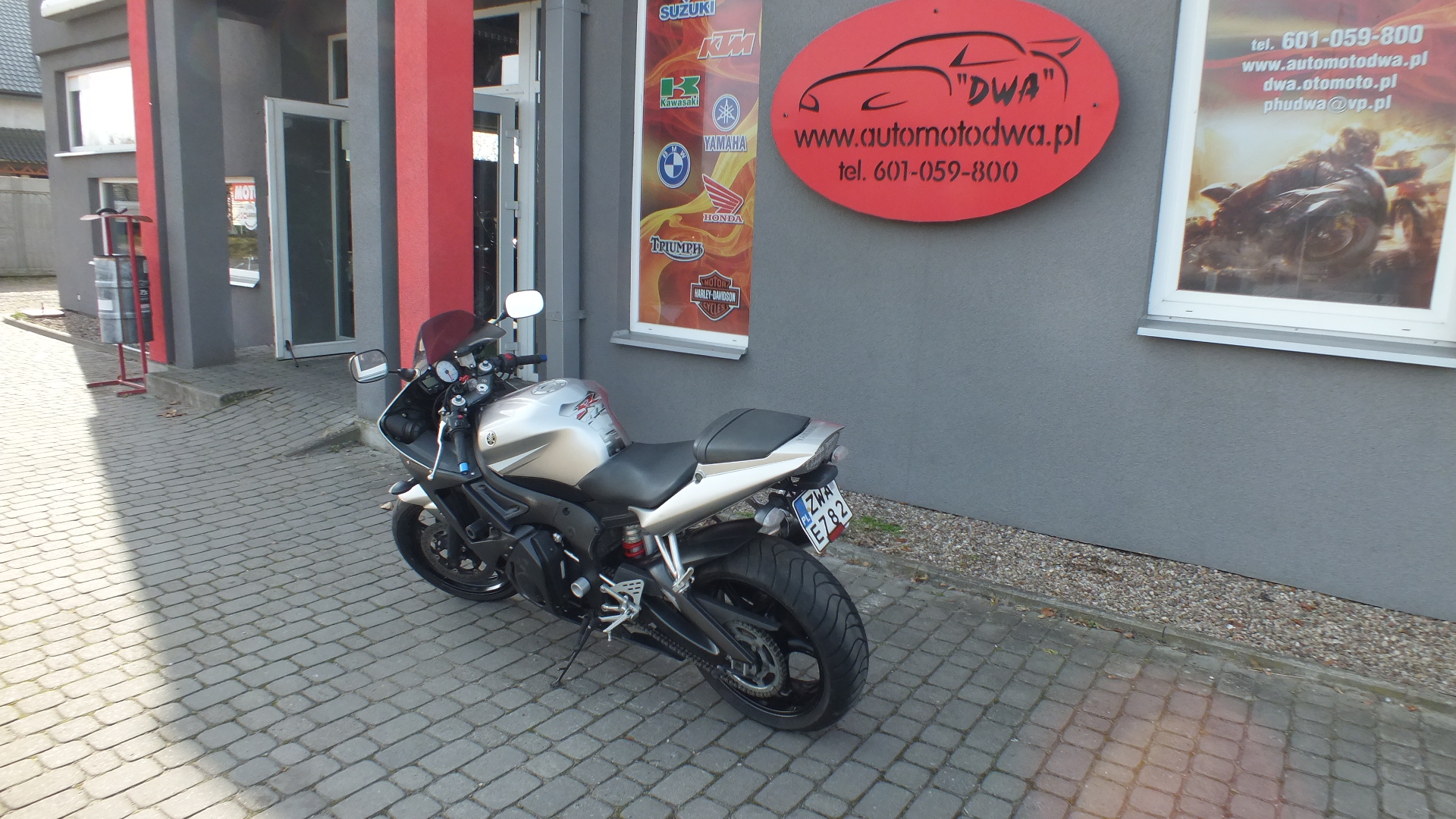 
								YAMAHA R 6 2003 full									