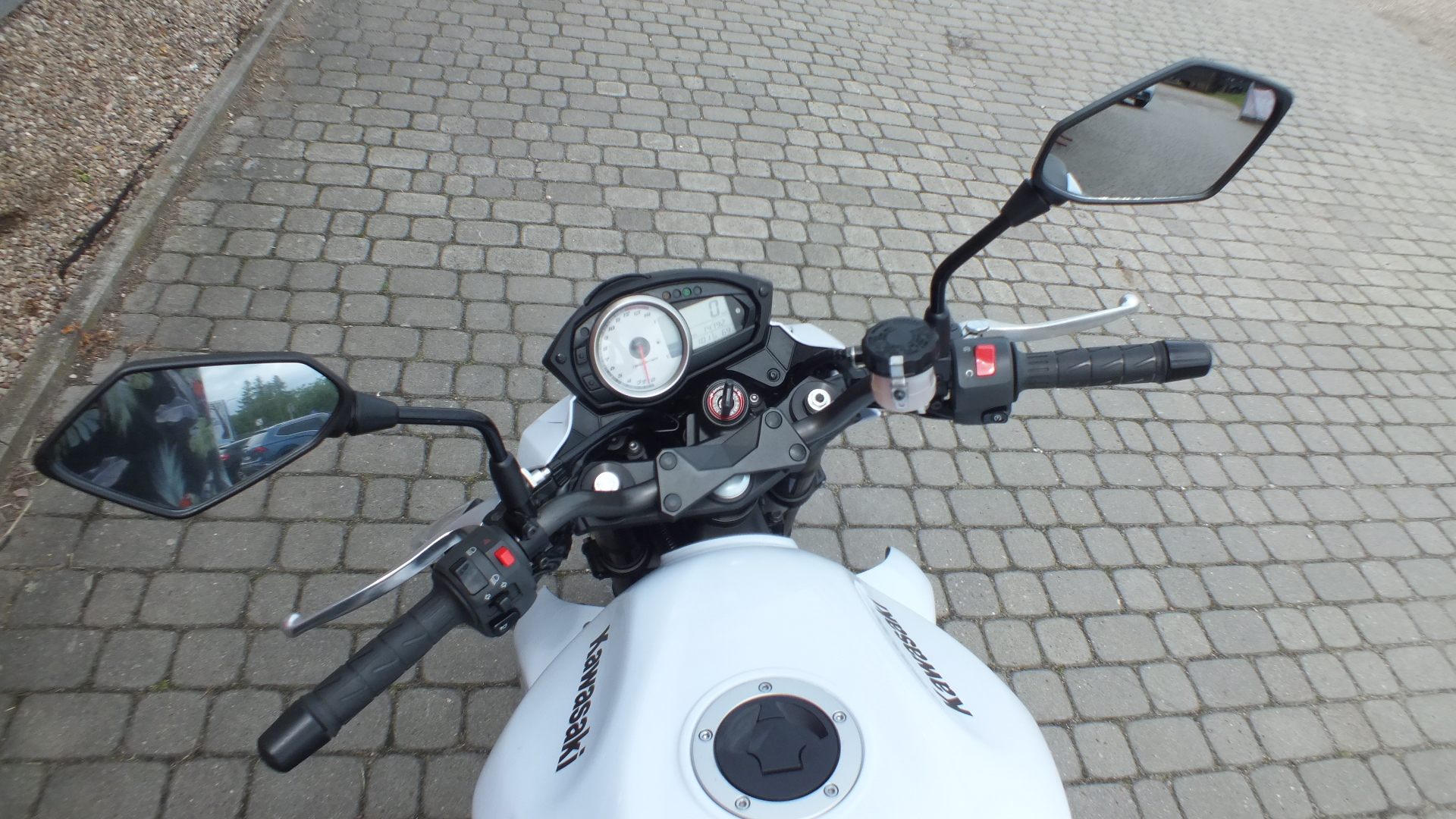 
								KAWASAKI Z 750 ABS 2012 full									