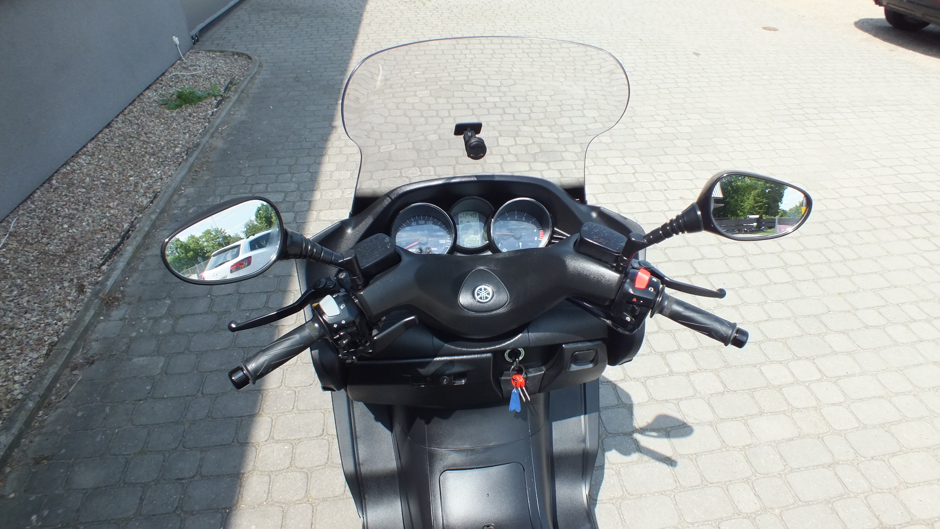 
								YAMAHA MAJESTY 400 ABS LIFT 2010 full									