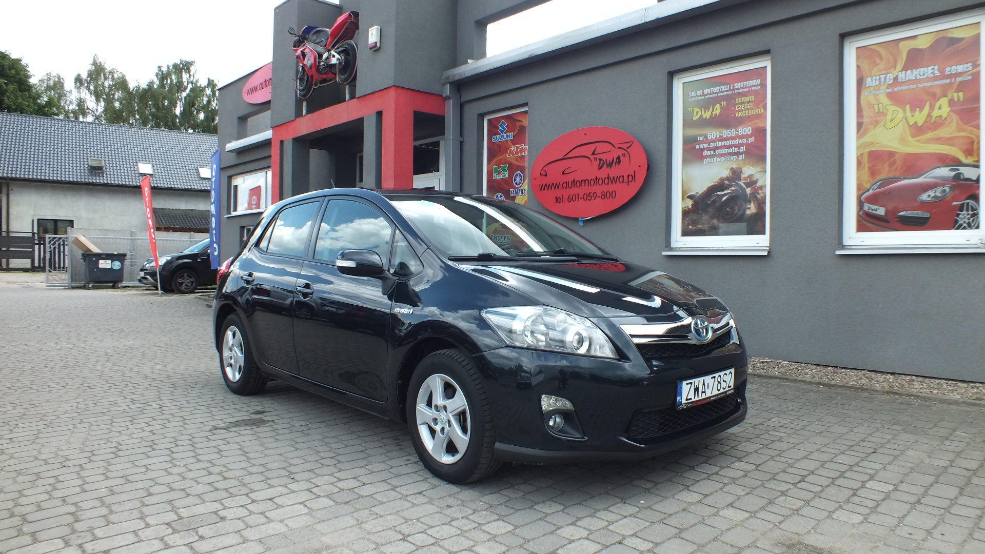 
								Toyota AURIS HYBRID 2012 full									