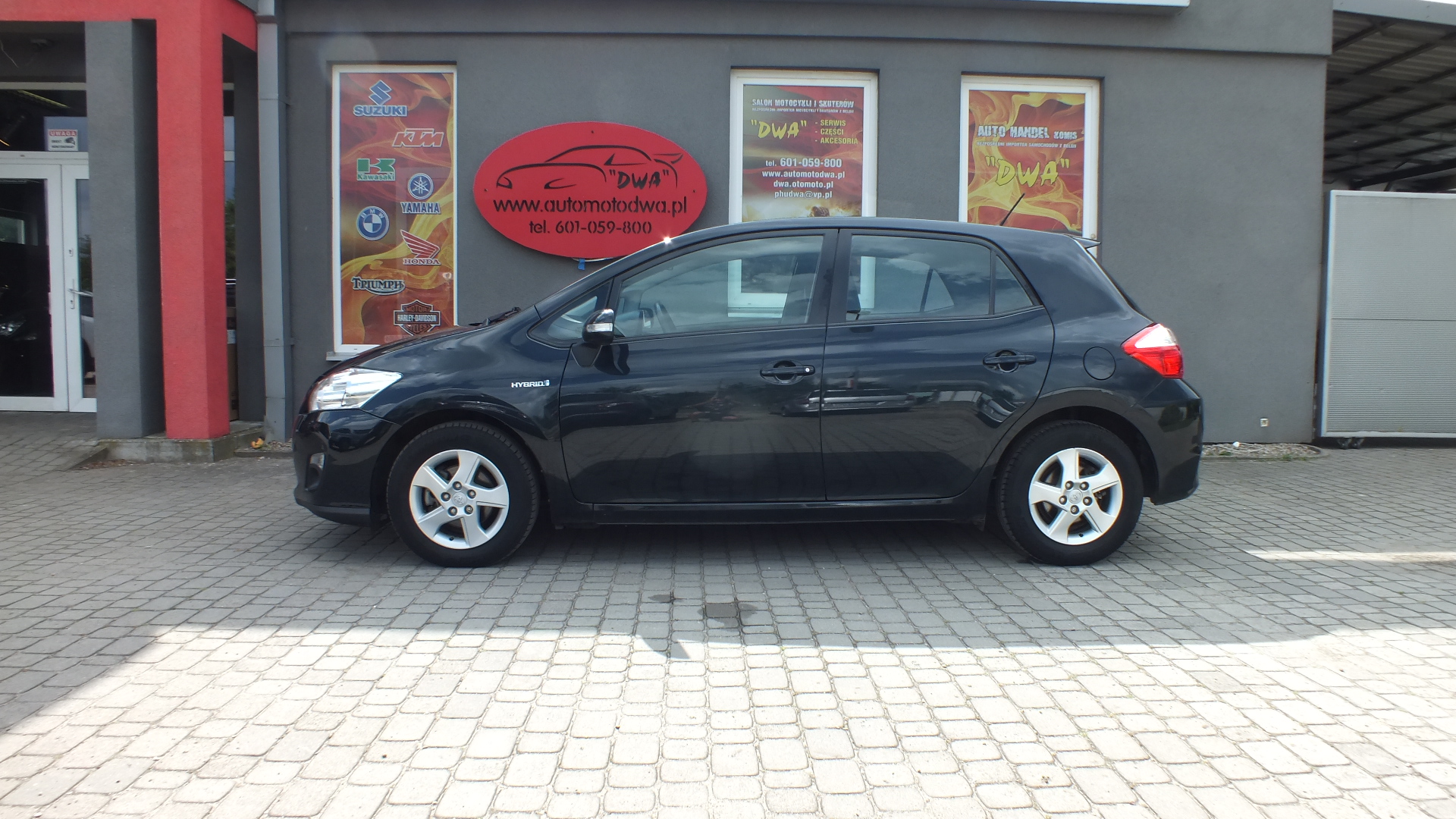 
								Toyota AURIS HYBRID 2012 full									
