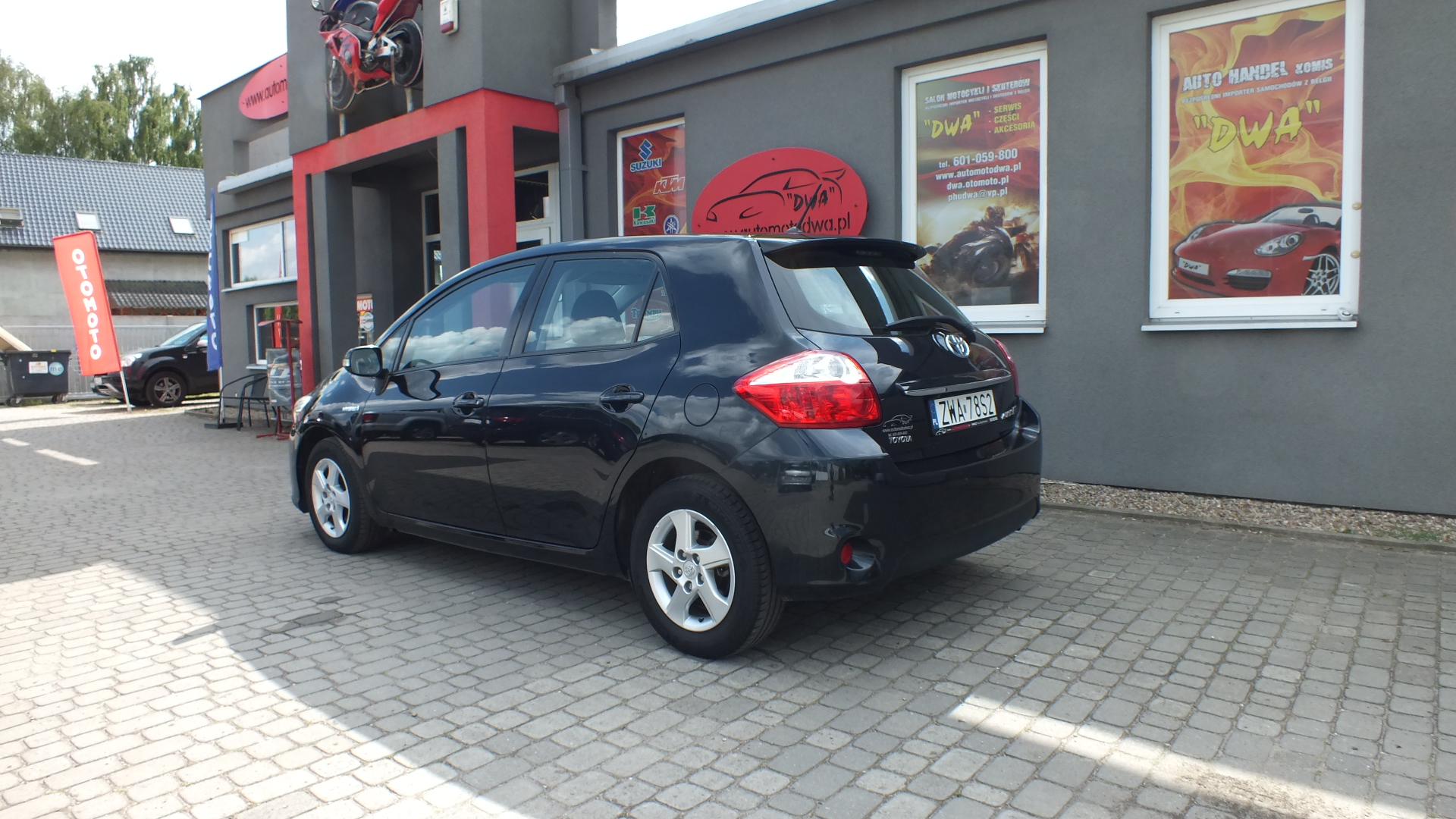 
								Toyota AURIS HYBRID 2012 full									