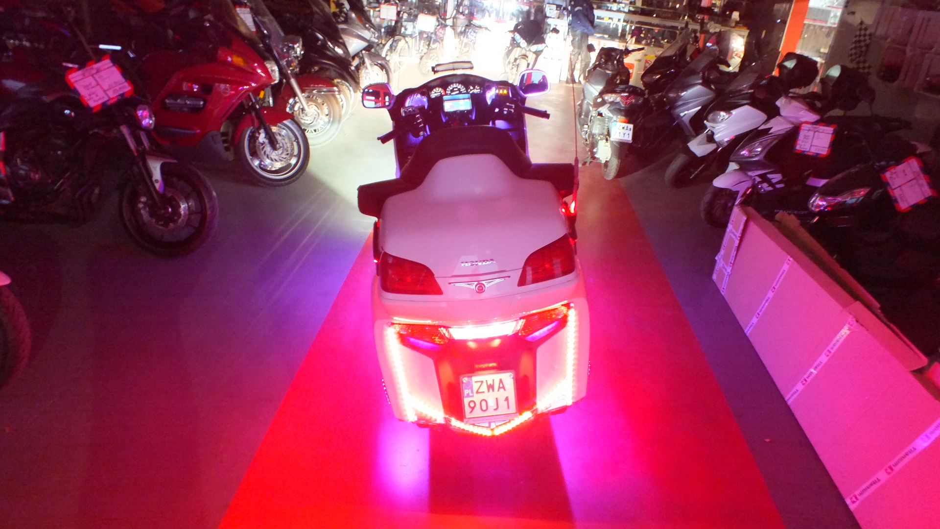 
								Honda GL 1800-ABS 2014 full									