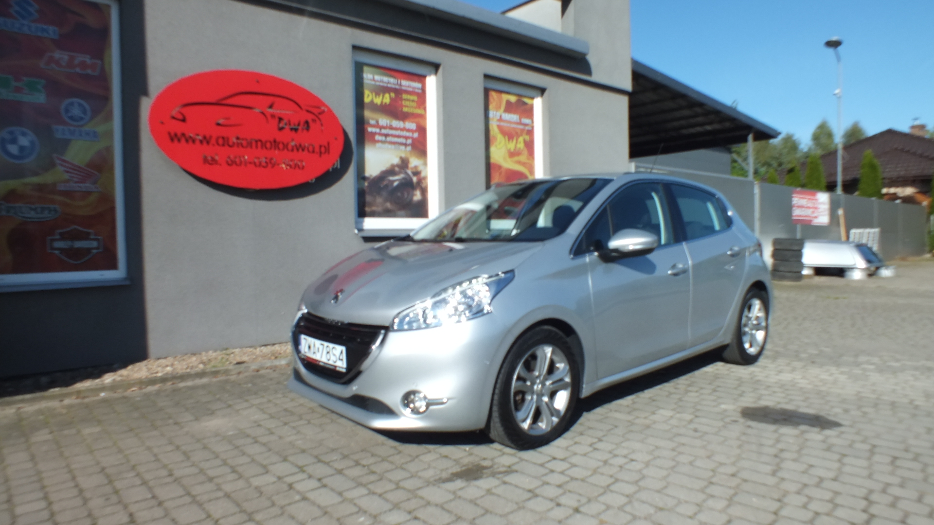 
								PEUGEOT 208 ALLURE 2015 full									