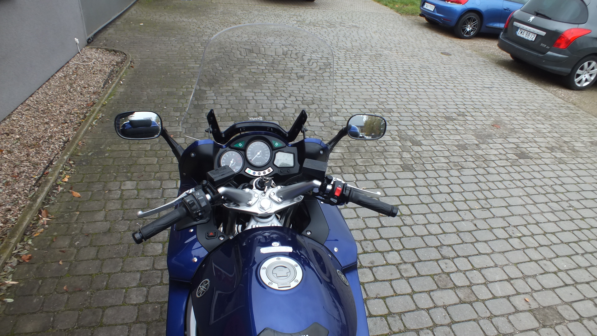 
								YAMAHA FJR 1300-ABS 2005 full									