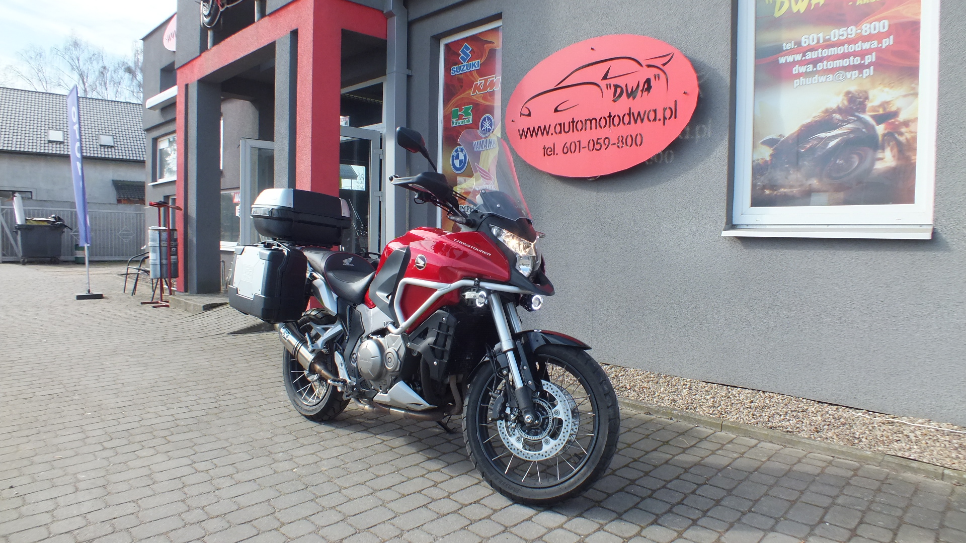 
								Honda VFR 1200 X 2013 full									