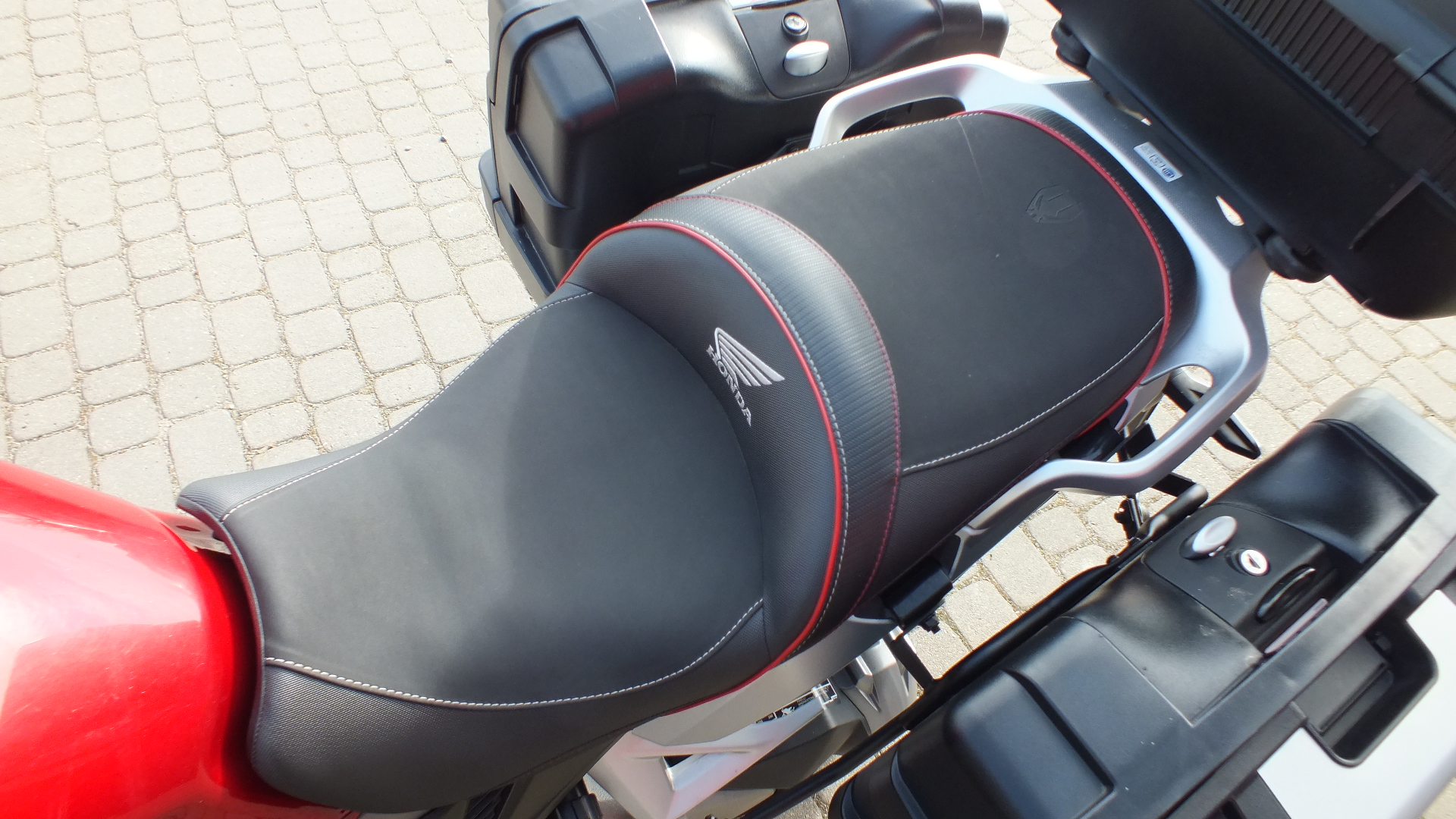 
								Honda VFR 1200 X 2013 full									