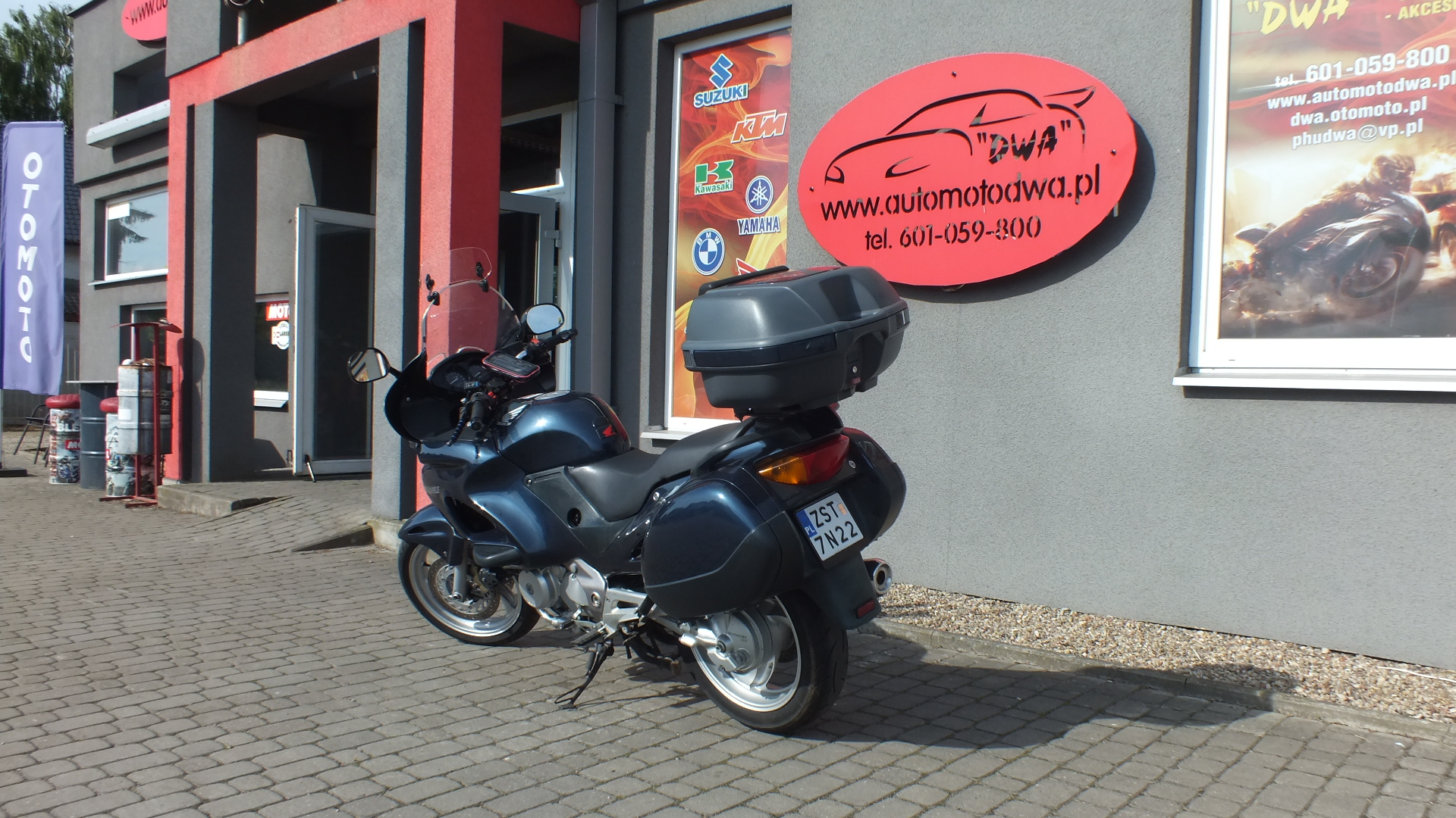 
								Honda DEAUVILLE 650 2000 full									